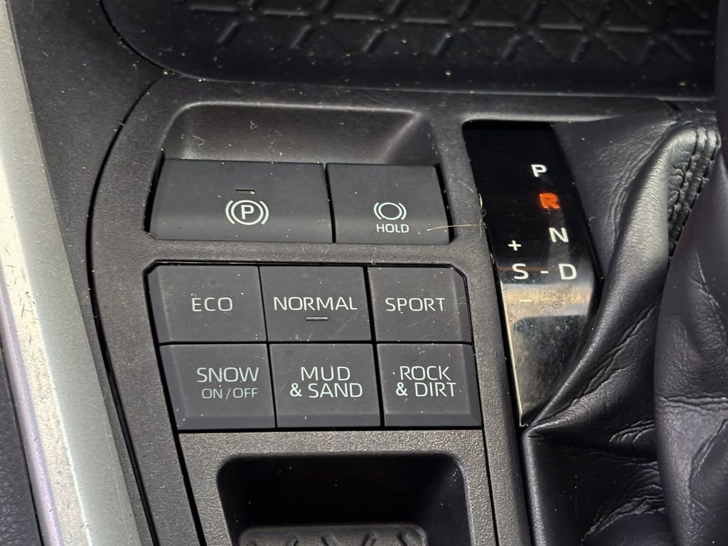 Used 2019 Toyota RAV4 XLE image 31