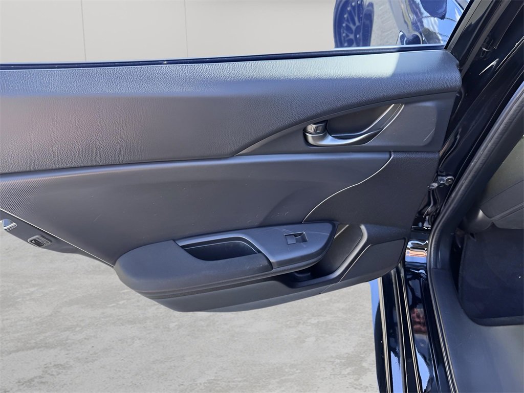 Used 2018 Honda Civic Sport image 12