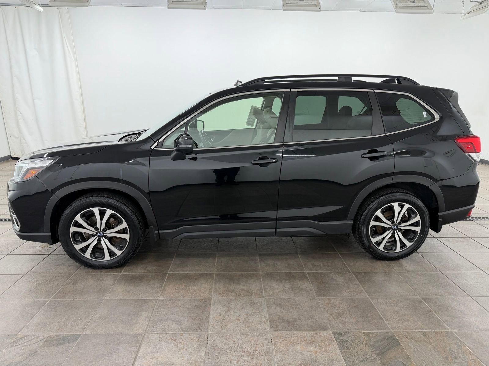 Used 2020 Subaru Forester Limited w/ Popular Package #3 AWD/4WD image 2