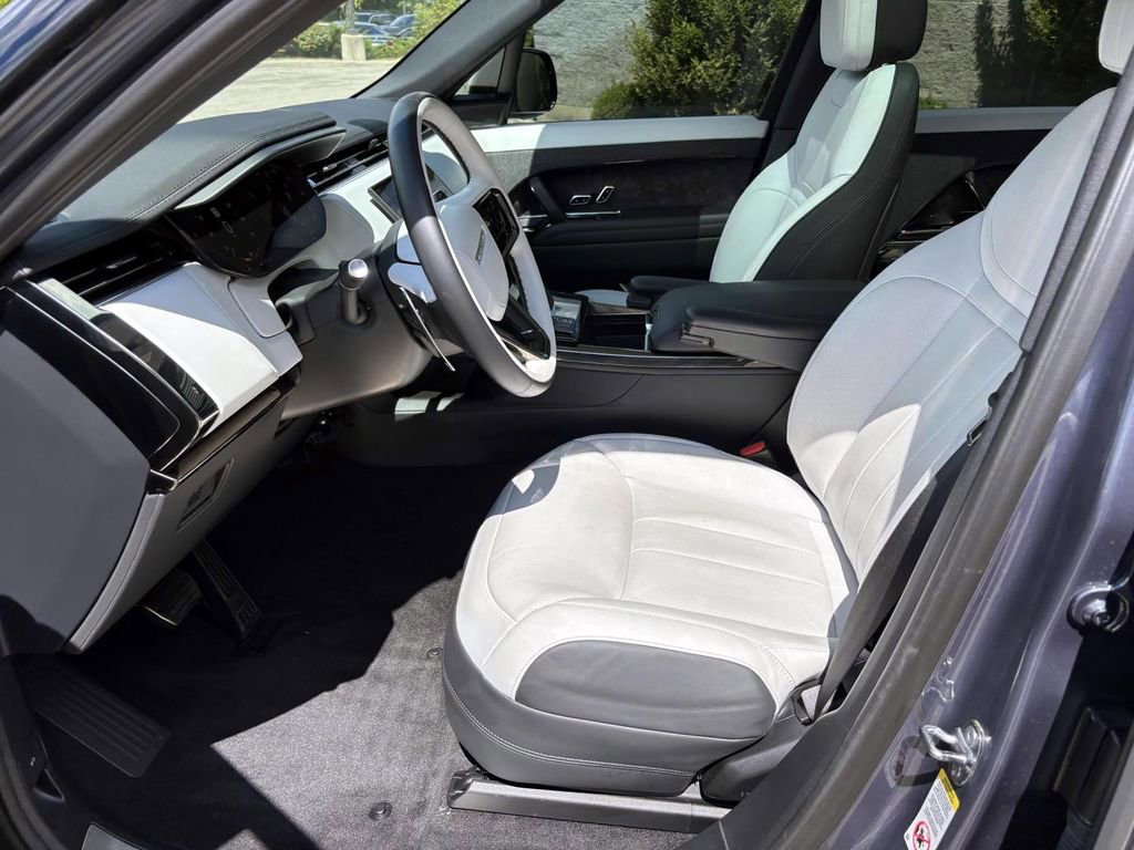Used 2024 Land Rover Range Rover Sport Dynamic SE image 10