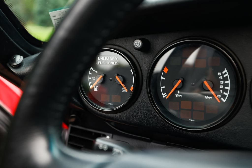 Used 1995 Porsche 911 Carrera RWD image 92