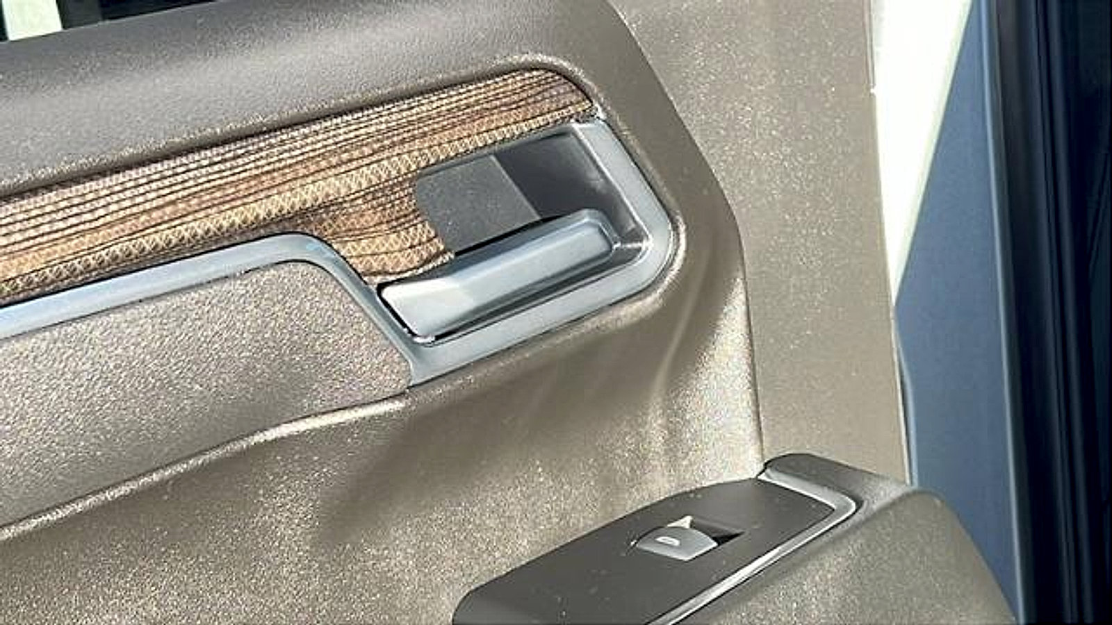 Used 2025 Chevrolet Silverado 1500 LT Trail Boss w/ Convenience Package II image 14