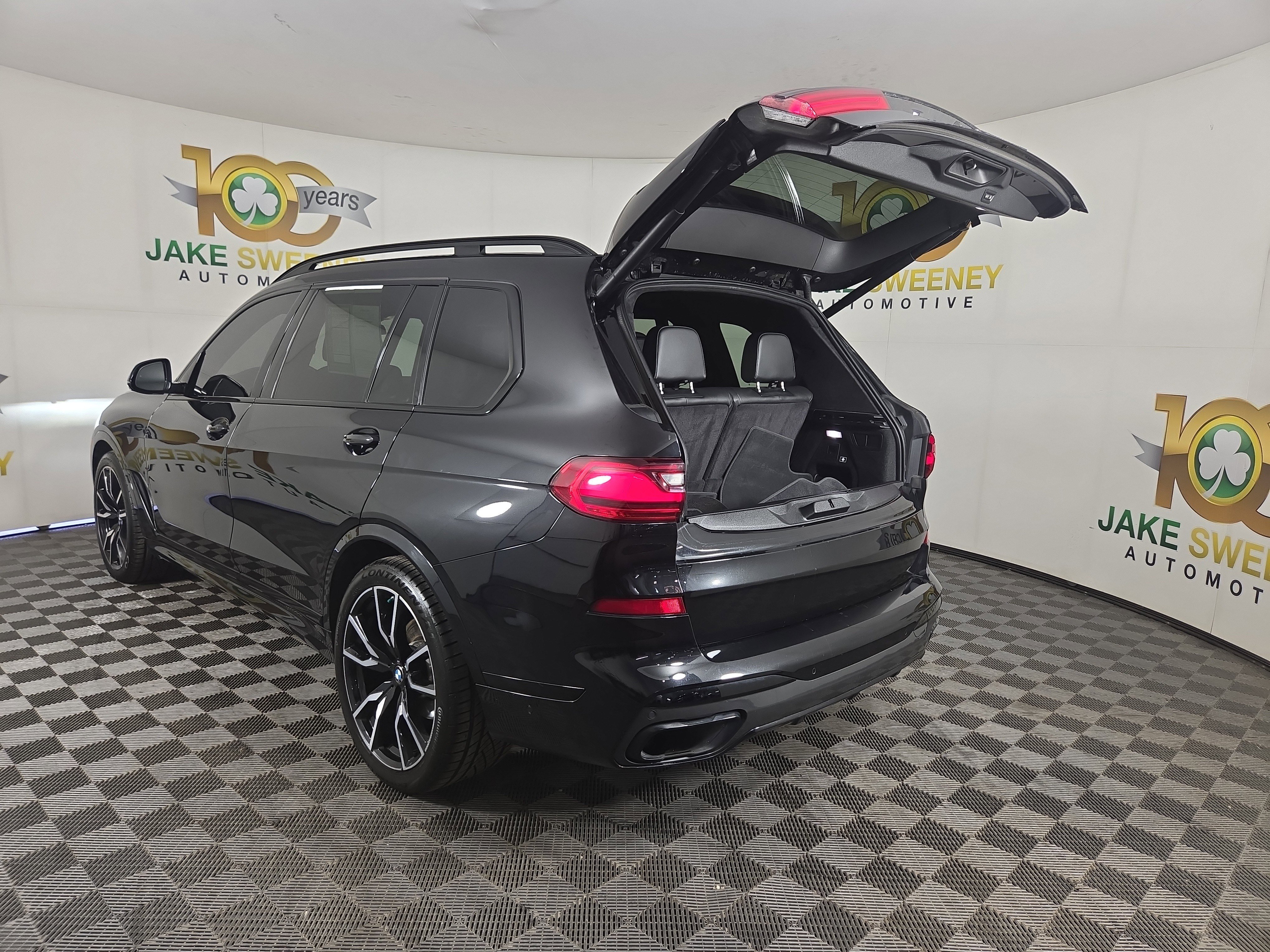 Used 2022 BMW X7 xDrive40i w/ M Sport Package image 32