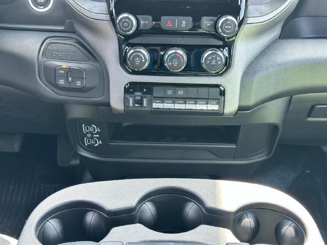 New 2026 RAM 3500 Tradesman w/ Chrome Appearance Group A AWD/4WD image 8