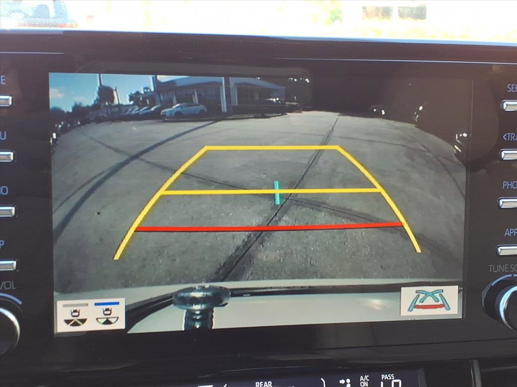 Used 2022 Toyota Sienna Limited image 29