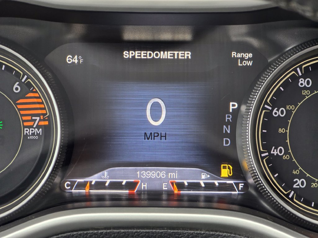 Used 2016 Jeep Cherokee Trailhawk w/ Cold Weather Group AWD/4WD image 31