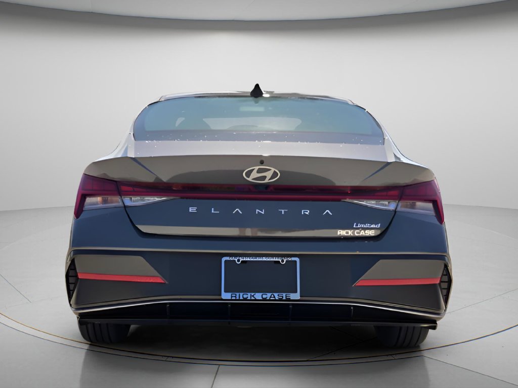 New 2026 Hyundai Elantra Limited FWD image 4