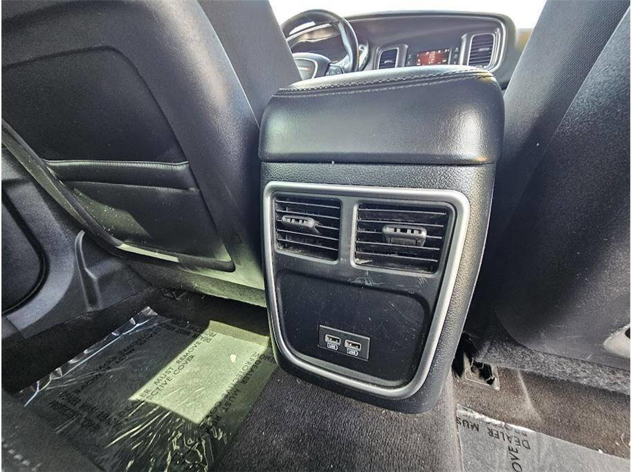 Used 2015 Dodge Charger SE w/ Sport Appearance Group RWD image 29