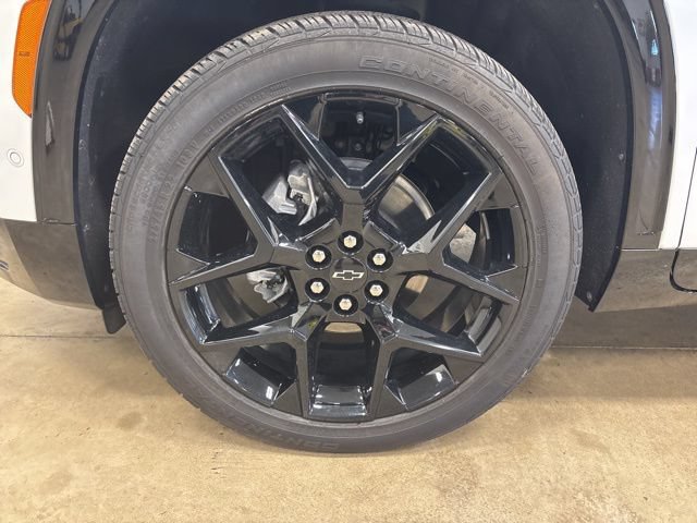 Used 2025 Chevrolet Traverse RS AWD/4WD image 12