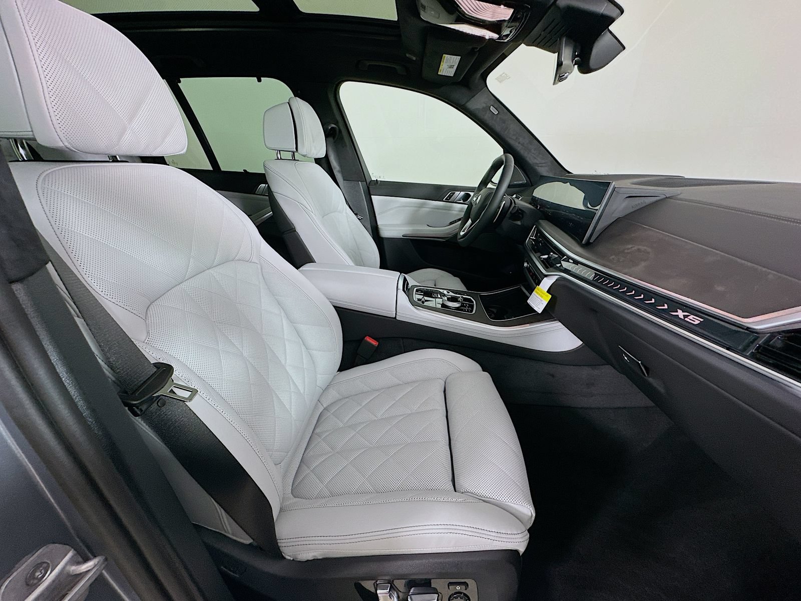 New 2026 BMW X5 xDrive50e w/ Executive Package AWD/4WD image 43