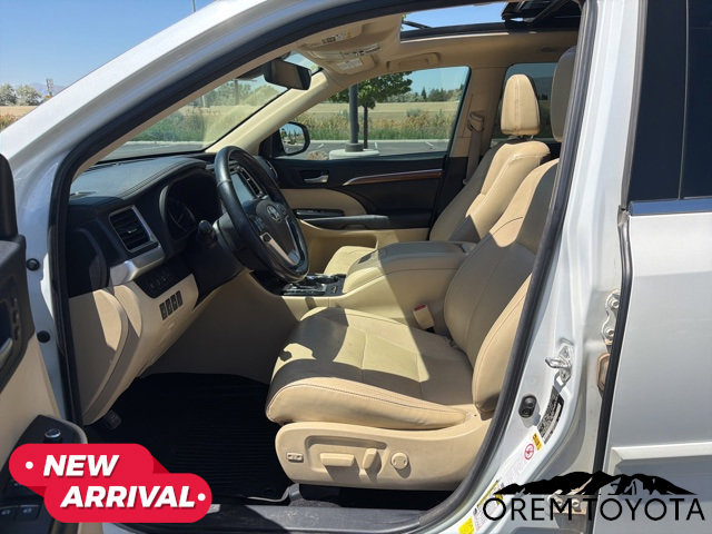 Used 2018 Toyota Highlander Limited Platinum AWD/4WD image 10