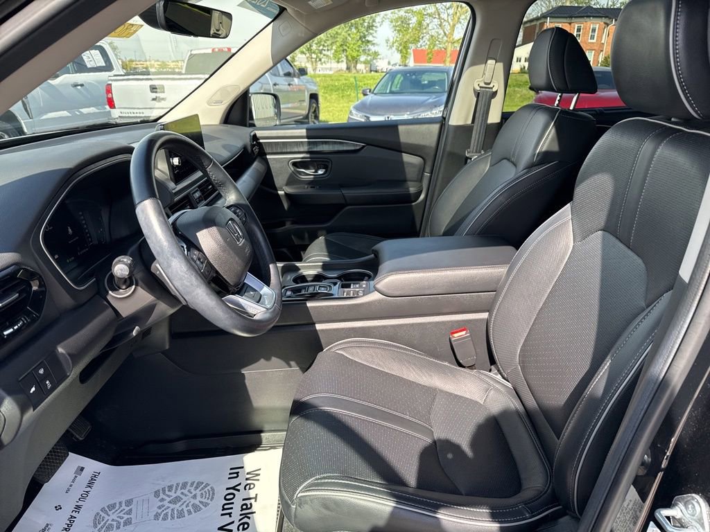 Used 2025 Honda Pilot Elite image 30