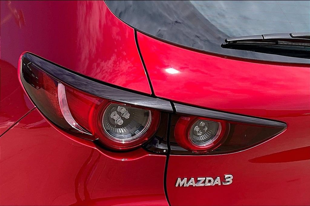 Used 2020 MAZDA MAZDA3 Hatchback w/ Premium Package FWD image 29