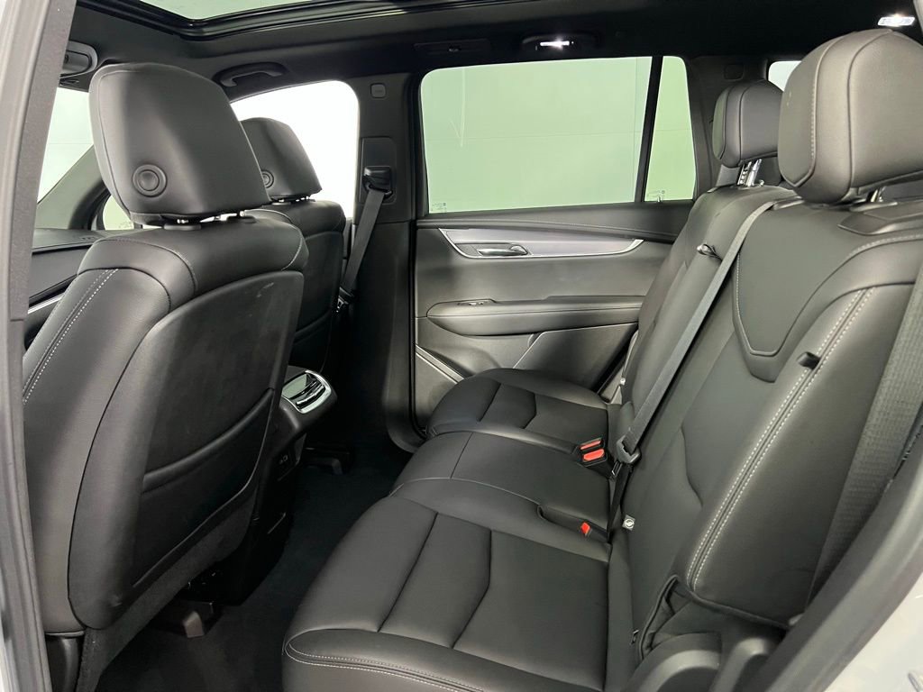 Used 2024 Cadillac XT6 Luxury w/ LPO, Floor Liner Package image 27