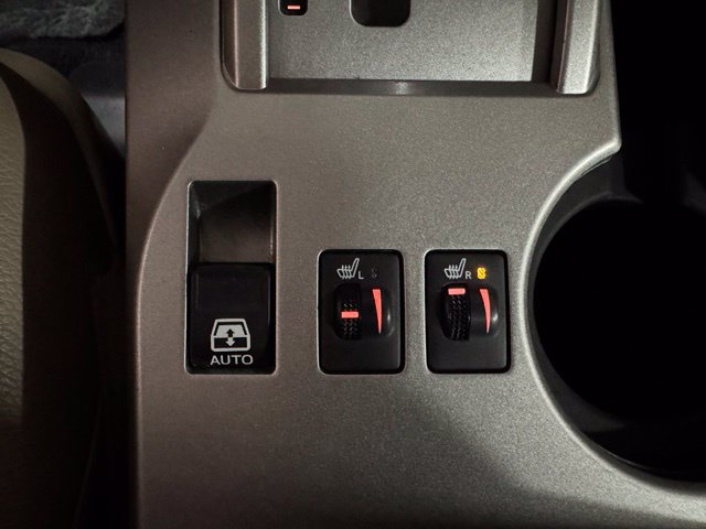 Used 2011 Toyota 4Runner Limited AWD/4WD image 25