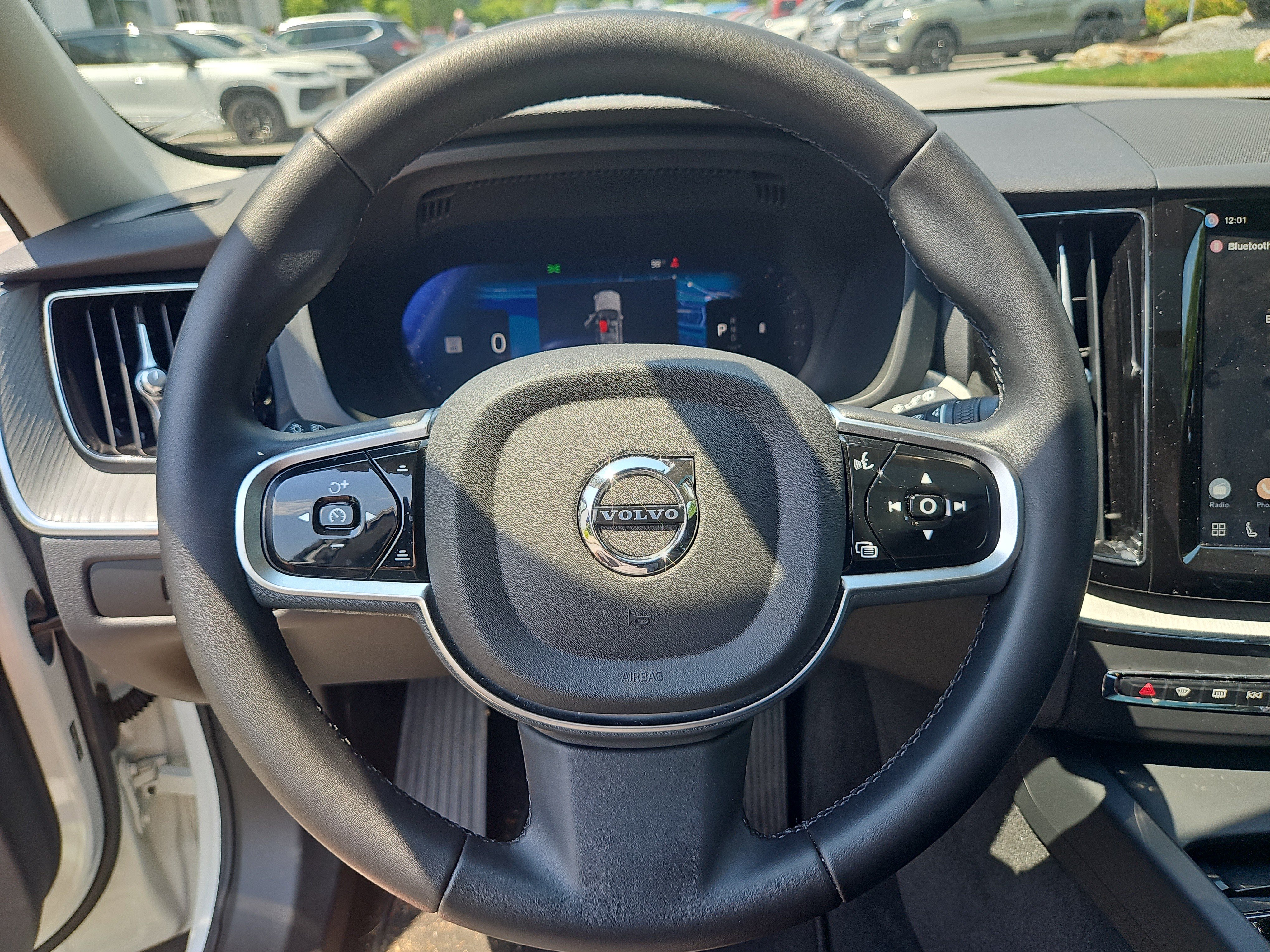 Used 2025 Volvo XC60 B5 Plus AWD/4WD image 21
