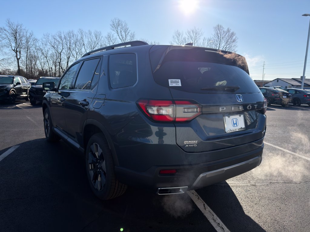Used 2026 Honda Pilot Touring image 3