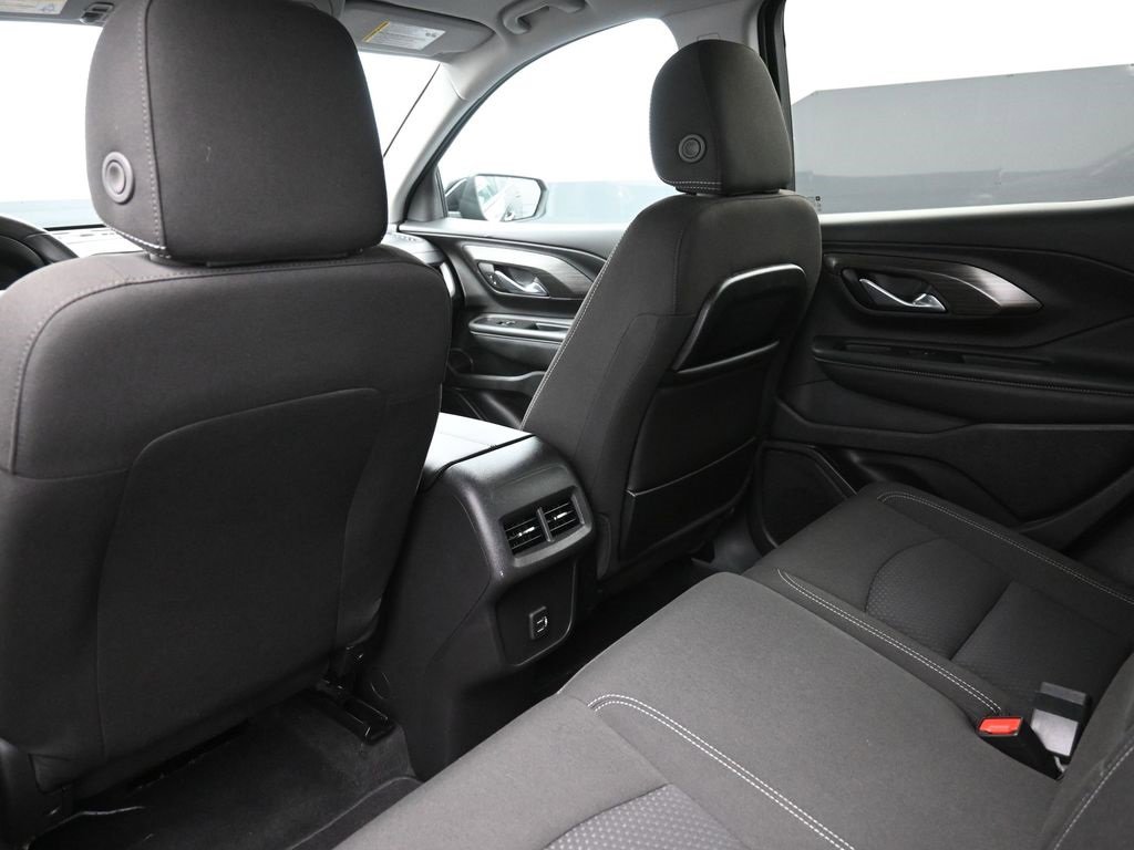 Used 2024 GMC Terrain SLE image 2