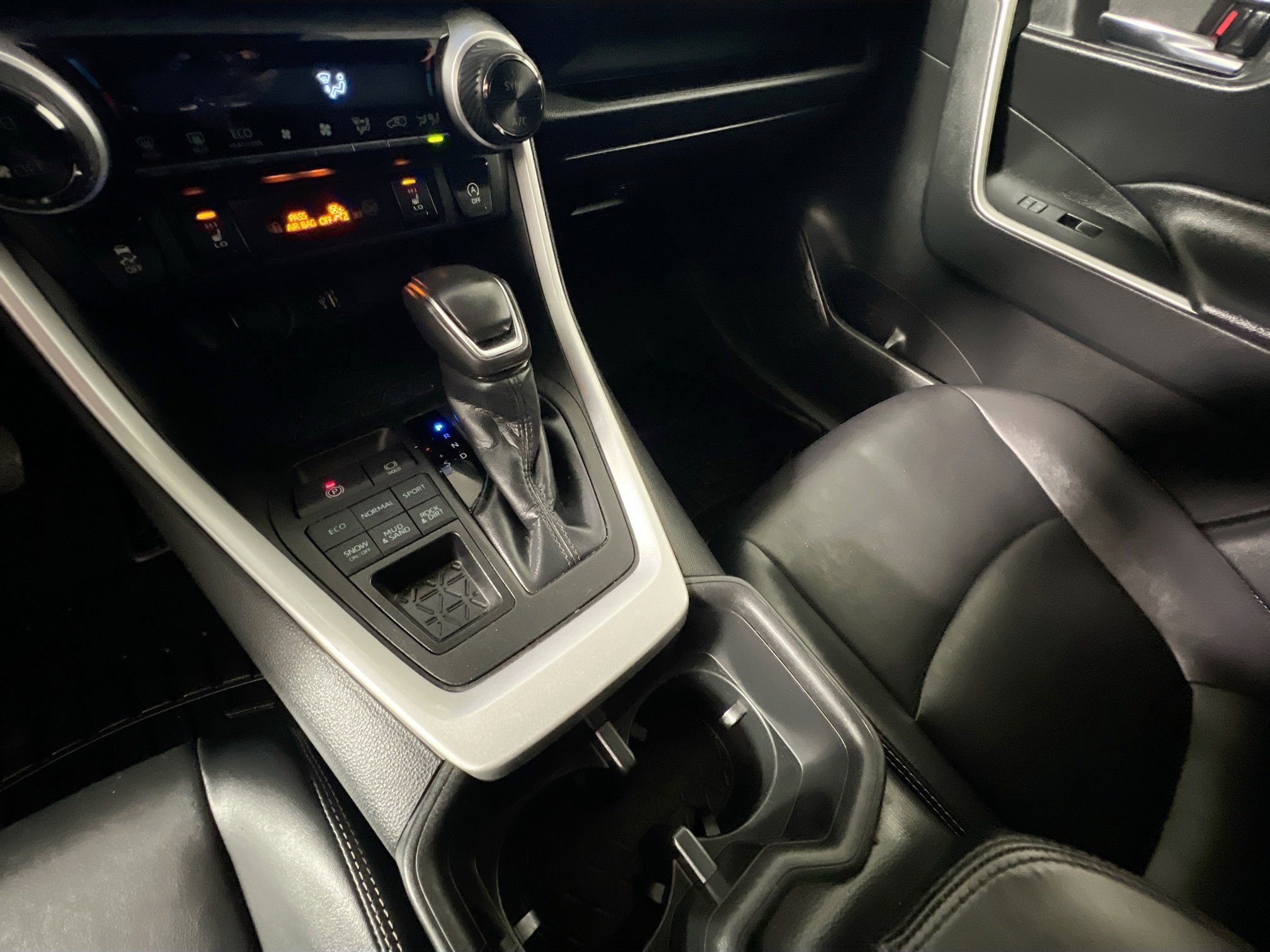 Used 2023 Toyota RAV4 XLE Premium AWD/4WD image 25