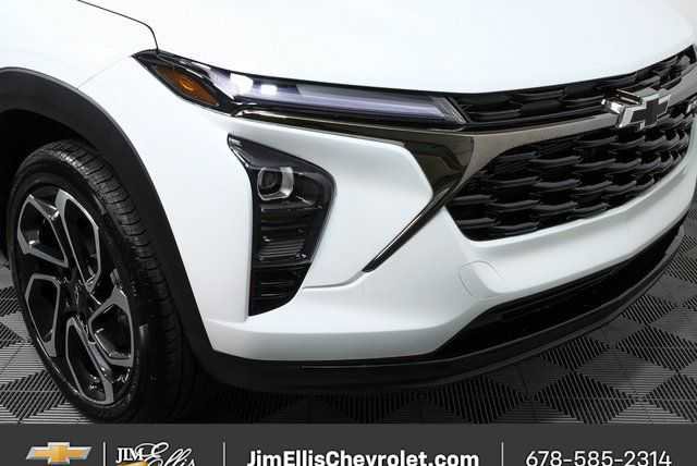 New 2026 Chevrolet Trax RS w/ Sunroof Package FWD image 33