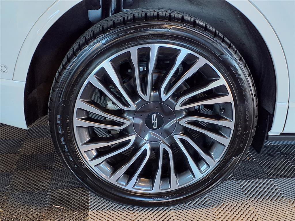 Used 2022 Lincoln Corsair Reserve w/ Sport Package image 8