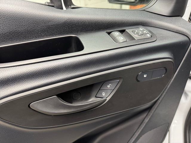 Used 2024 Mercedes-Benz Sprinter 2500 image 10