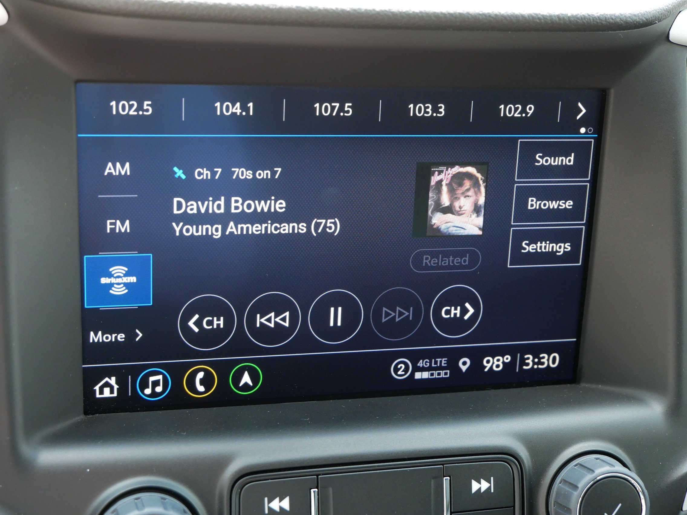 Used 2024 GMC Terrain SLT w/ Infotainment Package II image 25