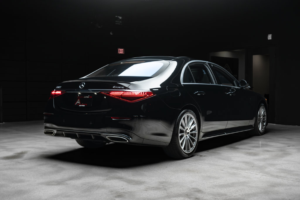 Used 2022 Mercedes-Benz S 500 4MATIC w/ AMG Line Package image 11