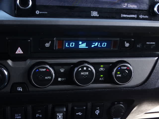 Used 2023 Toyota Tacoma TRD Off-Road w/ TRD Premium Off Road Package image 32