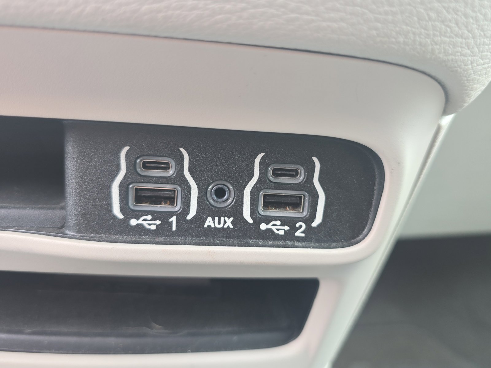 Used 2021 Chrysler Pacifica Touring image 19