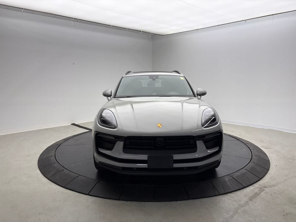 Certified 2023 Porsche Macan AWD/4WD image 10