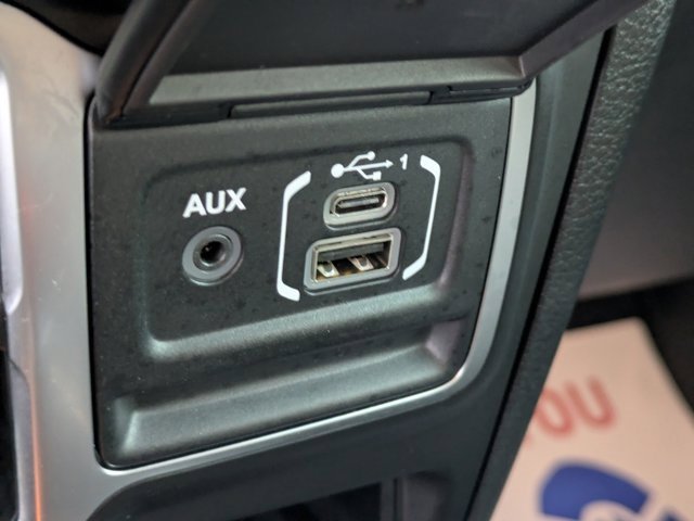 Used 2025 Jeep Wrangler Sahara image 19