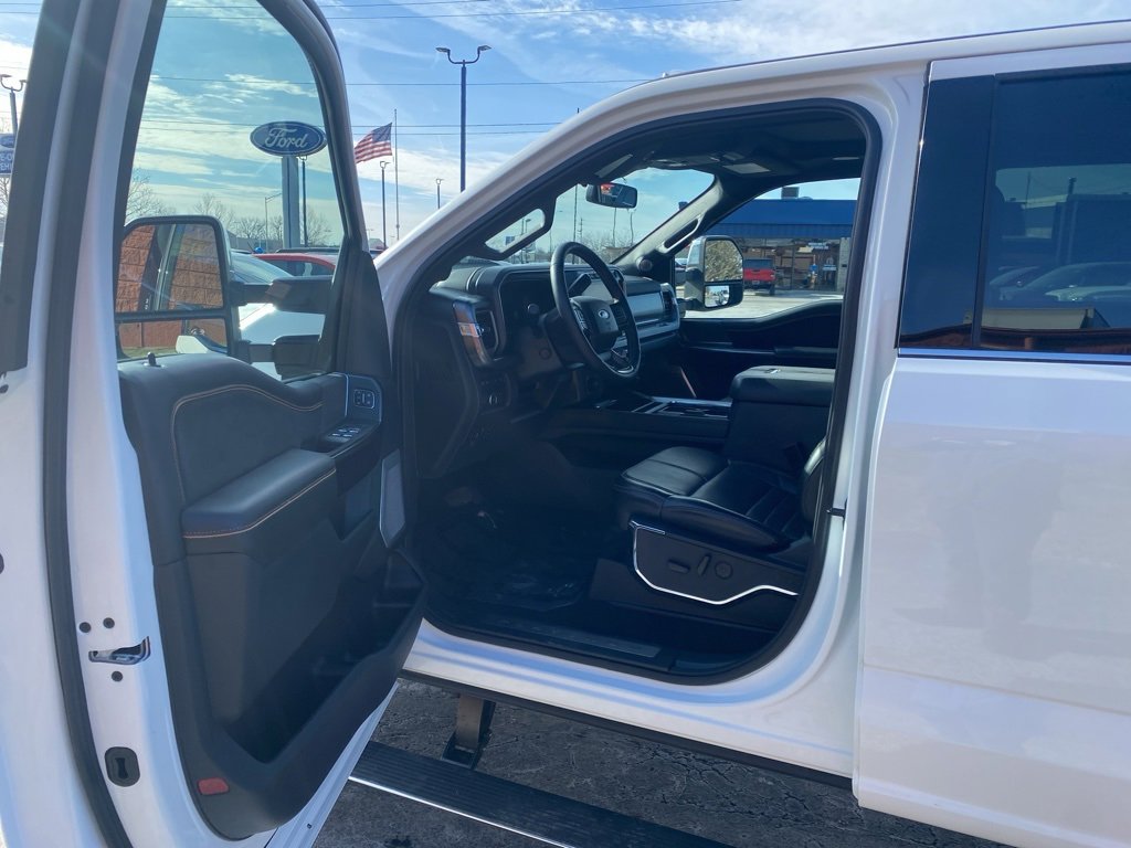 Used 2024 Ford F250 Platinum image 17