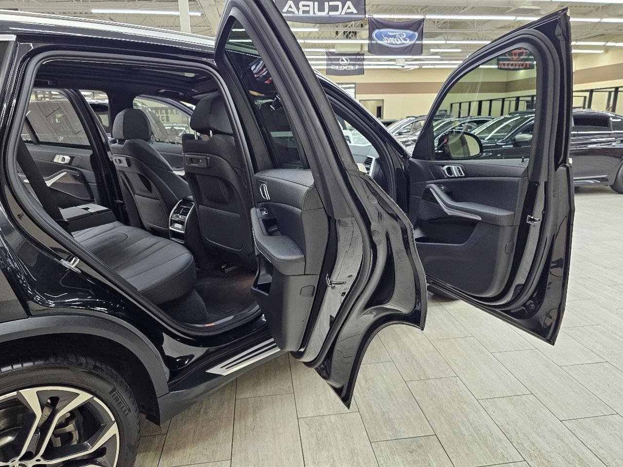 Used 2021 BMW X5 sDrive40i w/ Convenience Package RWD image 16