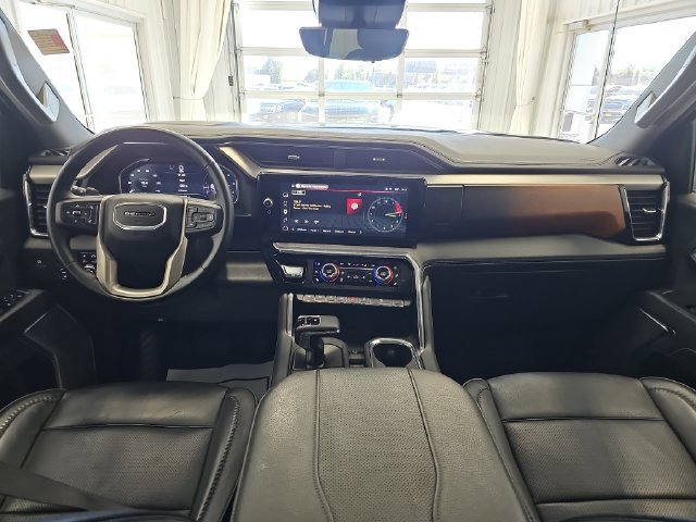 Used 2025 GMC Sierra 1500 Denali w/ Denali Reserve Package AWD/4WD image 12