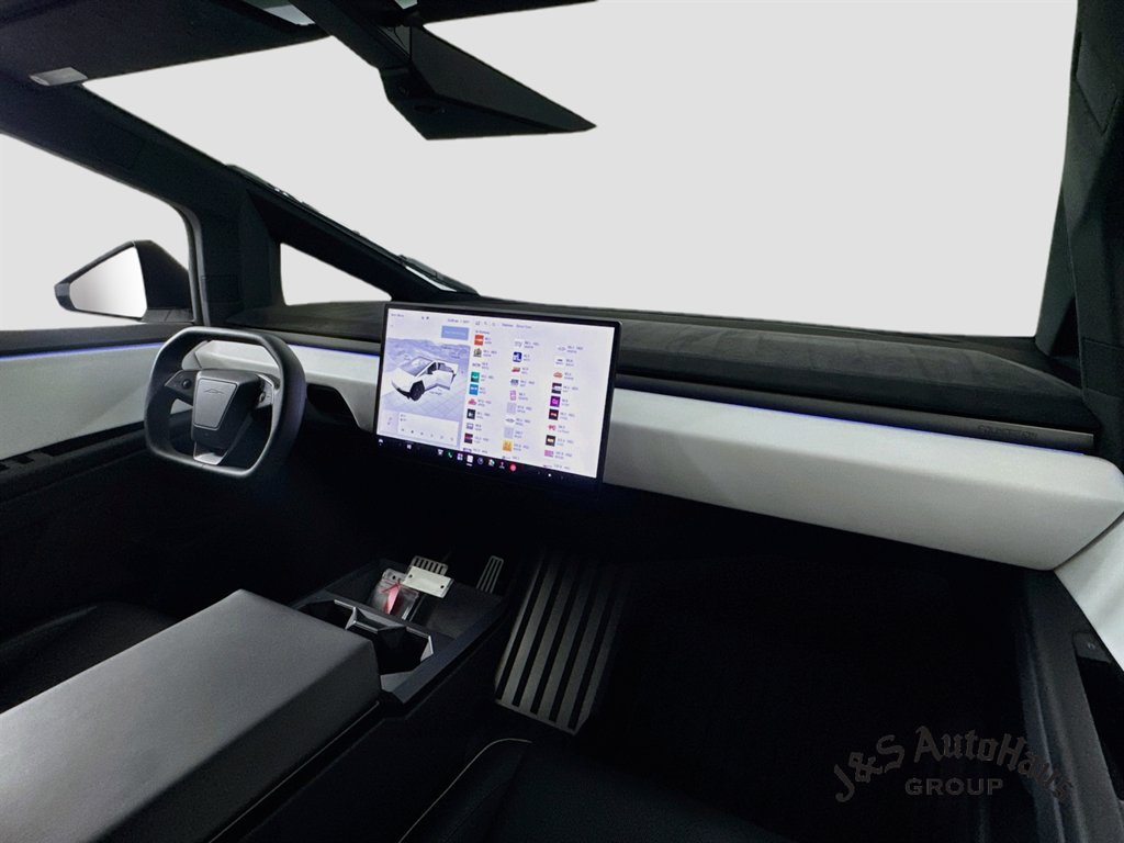 Used 2024 Tesla Cybertruck Cyberbeast AWD/4WD image 31