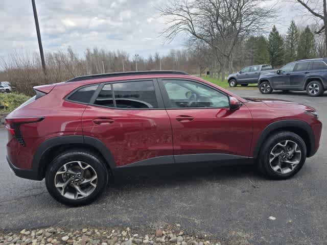 Used 2024 Chevrolet Trax LT FWD image 7