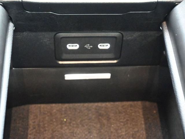 Used 2024 Mercedes-Benz C 300 Sedan image 9