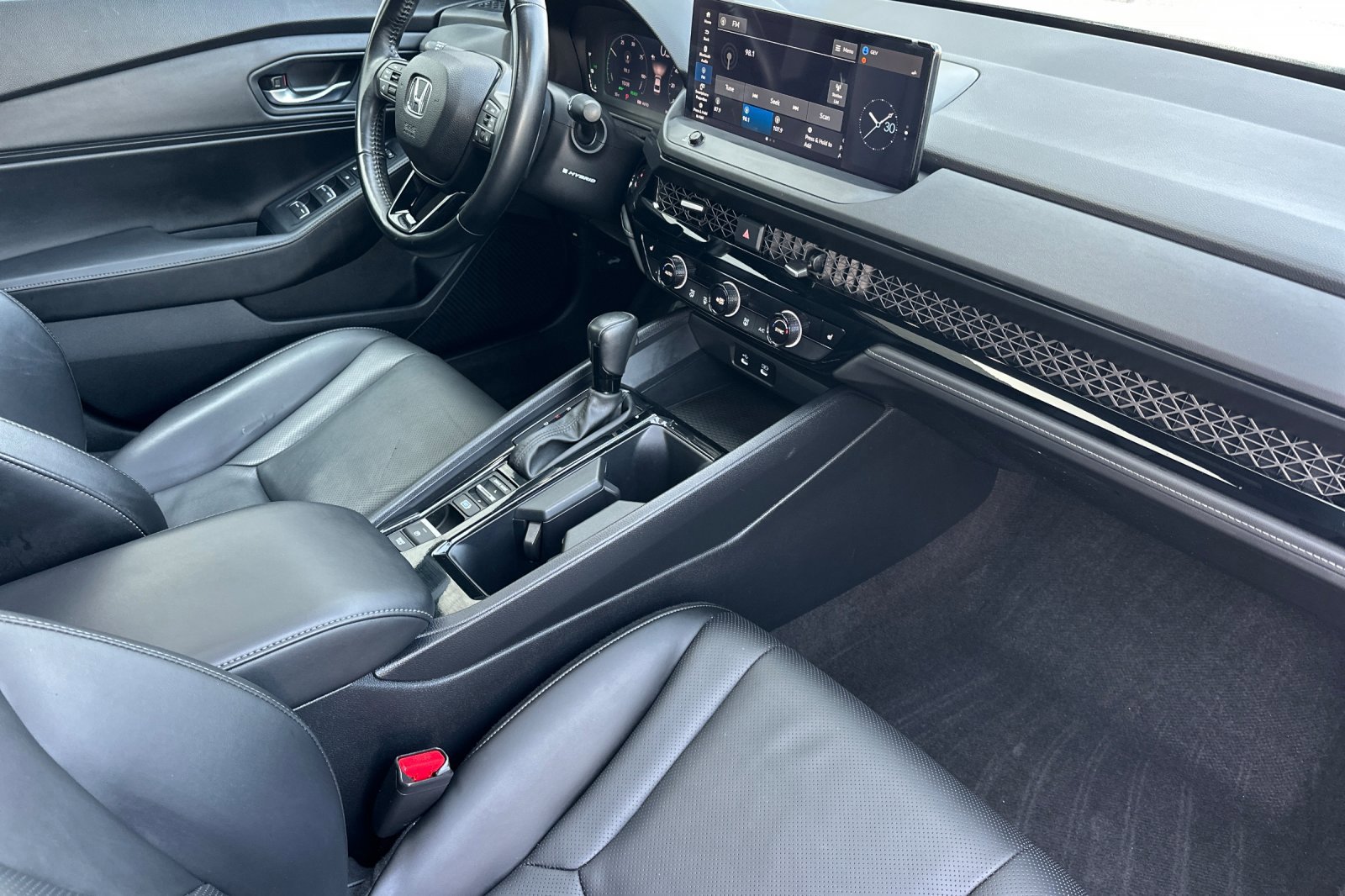 Used 2024 Honda Accord Sport image 15