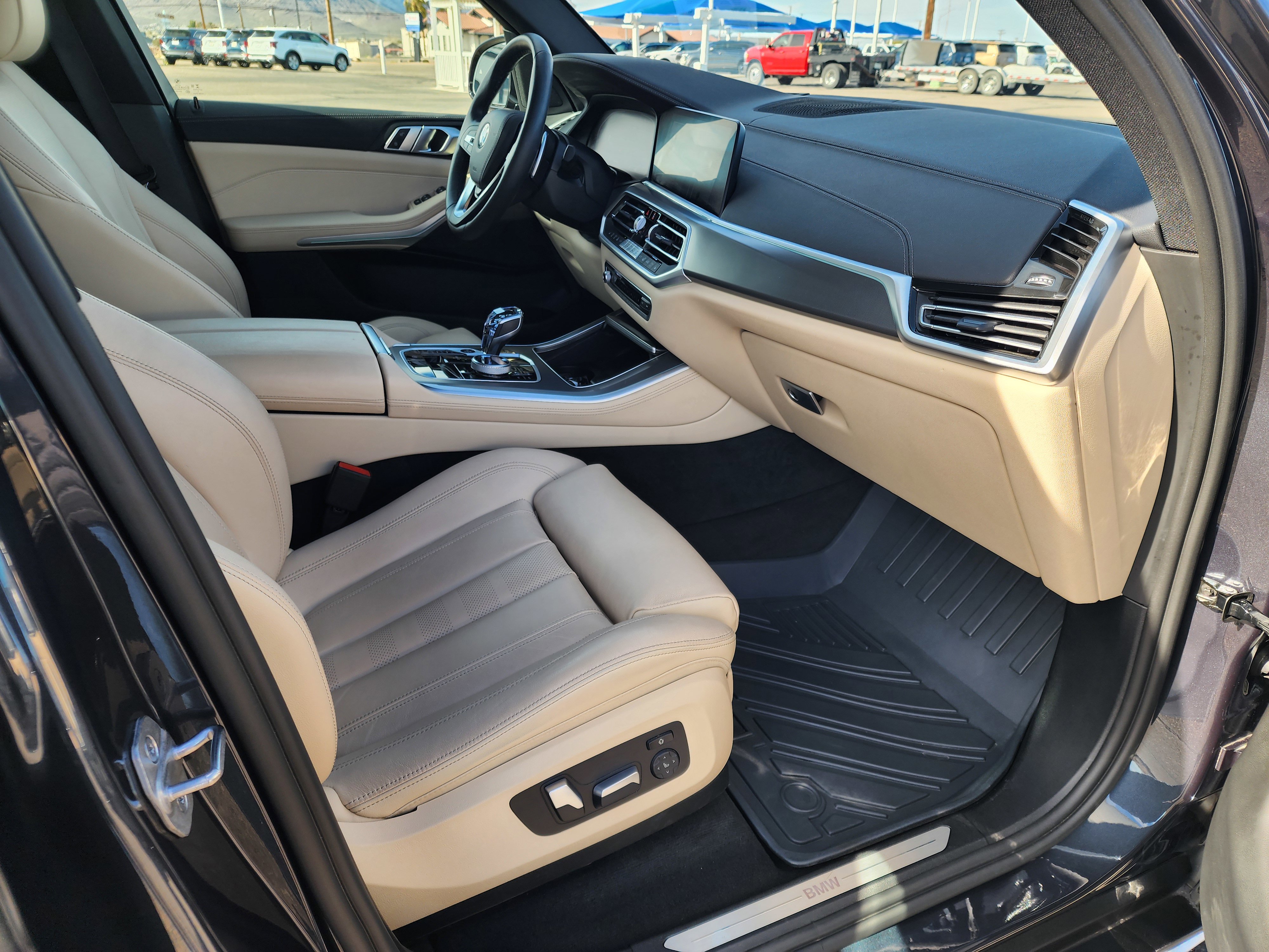 Used 2022 BMW X5 xDrive40i w/ Executive Package image 13