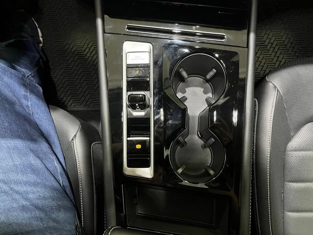 Used 2024 Volkswagen Atlas SEL AWD/4WD image 24