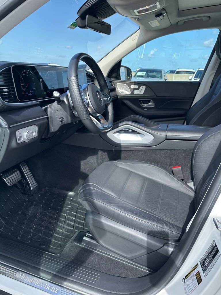 Used 2023 Mercedes-Benz GLS 580 4MATIC image 8