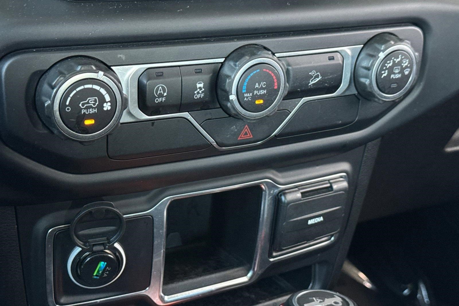 Used 2019 Jeep Wrangler Unlimited Sport AWD/4WD image 25
