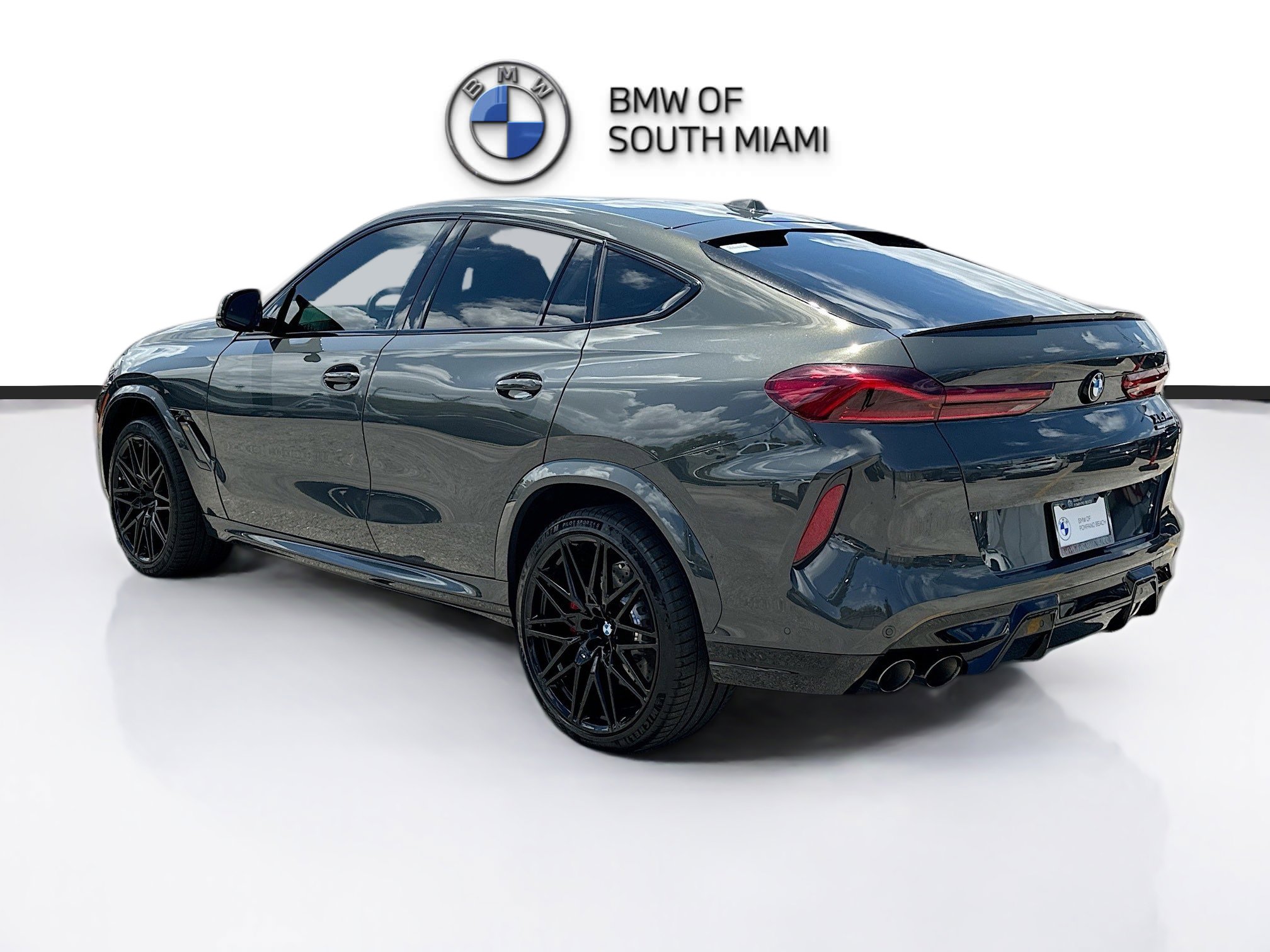 Used 2025 BMW X6 M Competition w/ Executive Package image 5
