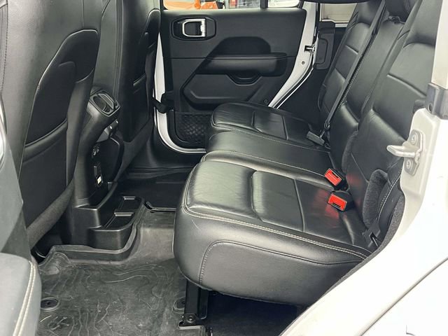 Used 2018 Jeep Wrangler Unlimited Sahara image 15