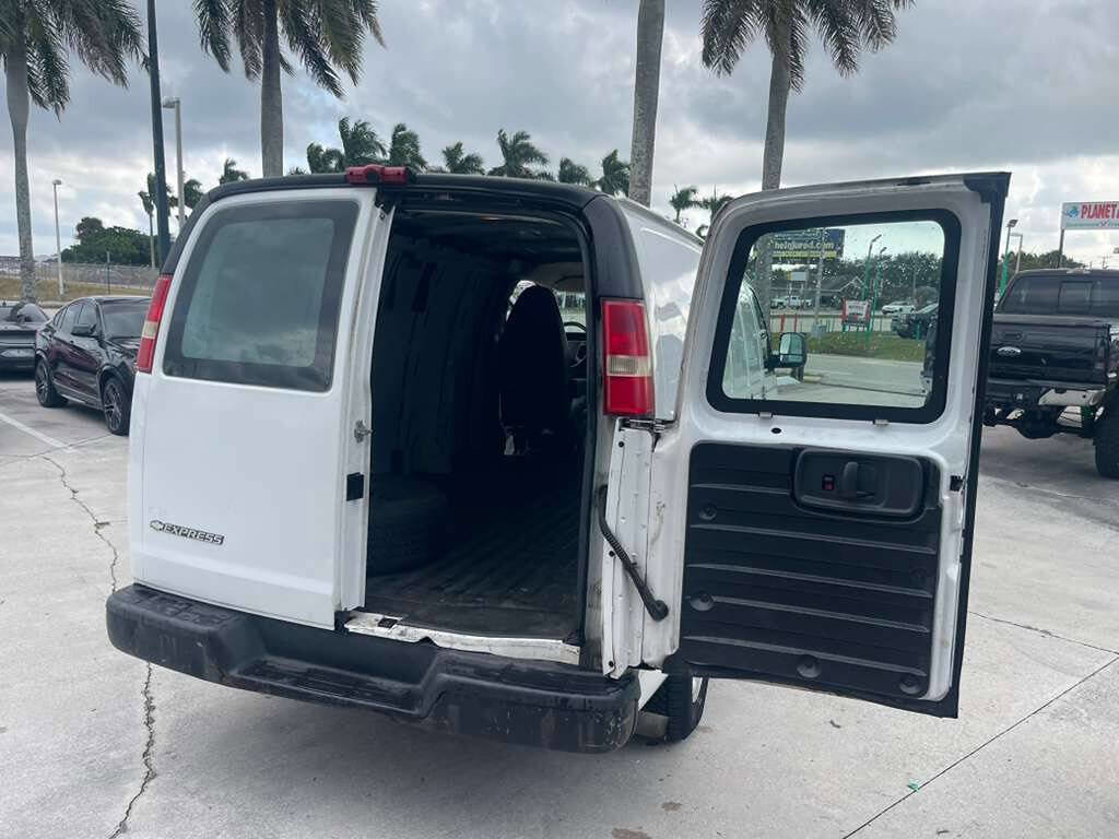 Used 2013 Chevrolet Express 1500 image 10