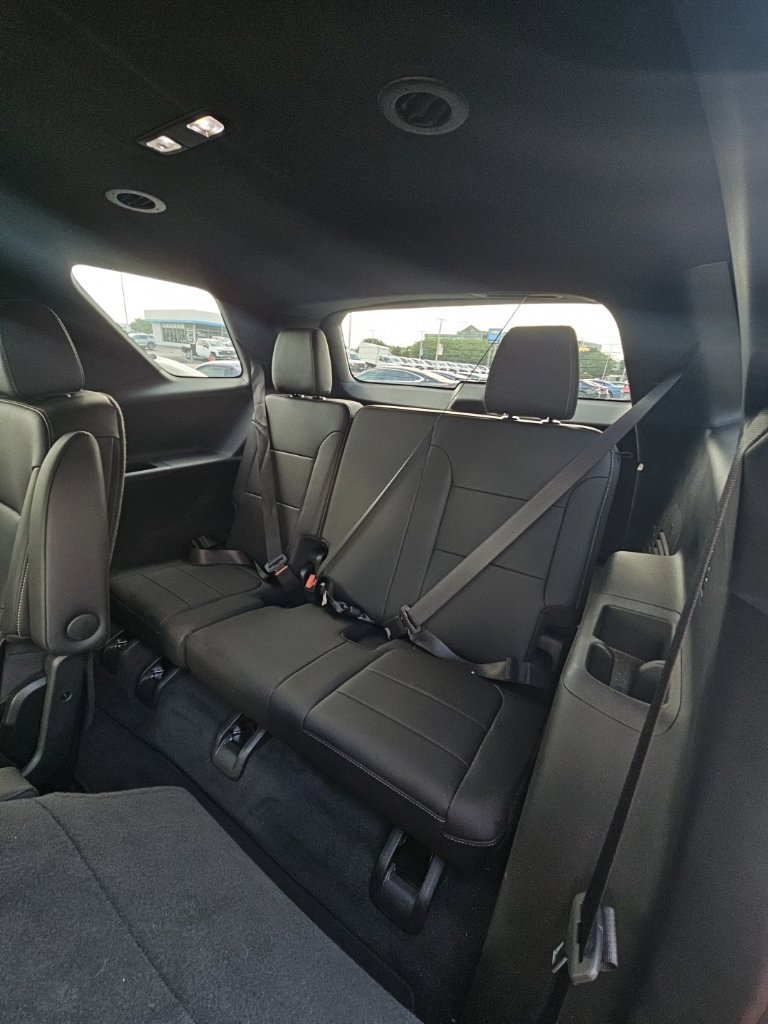 Used 2023 Chevrolet Traverse LT FWD image 20