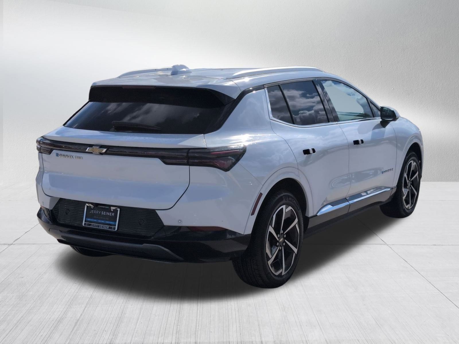 Certified 2024 Chevrolet Equinox EV LT w/ LPO, All-Weather Mat Package image 5