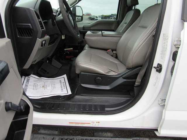 Used 2017 Ford F550 2WD Crew Cab Super Duty image 37