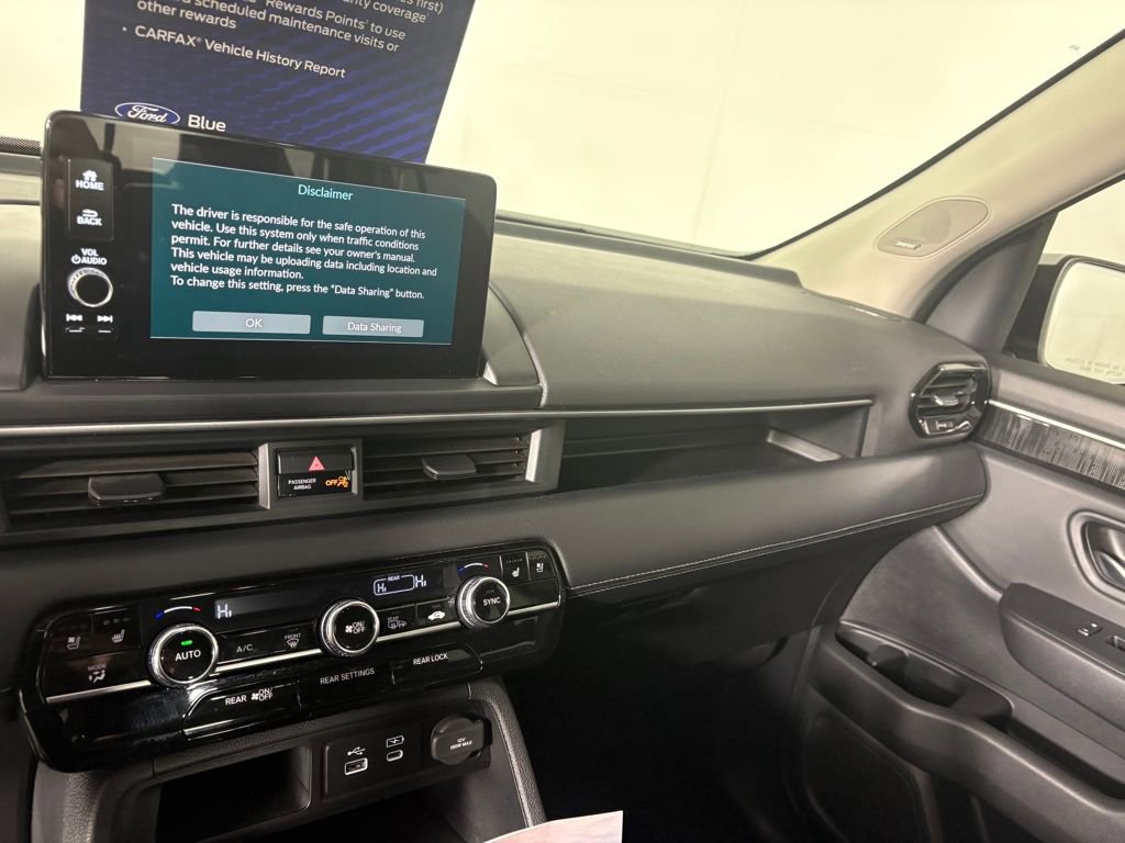 Used 2025 Honda Pilot Elite image 18